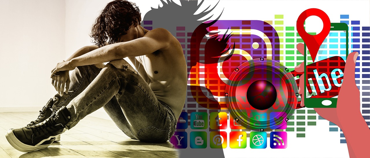 傻代妈借卵生的男孩参加父母葬礼（傻代妈借卵生的男孩参加父母葬礼的电影）
